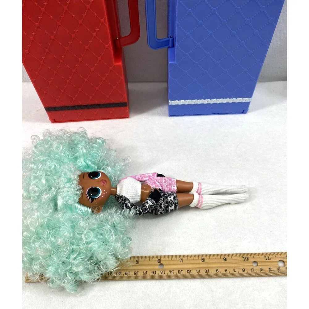 LOL OMG Surprise Winter Chill Icy Gurl Doll 2019 MGA 2 Travel Closets‎ Clothes